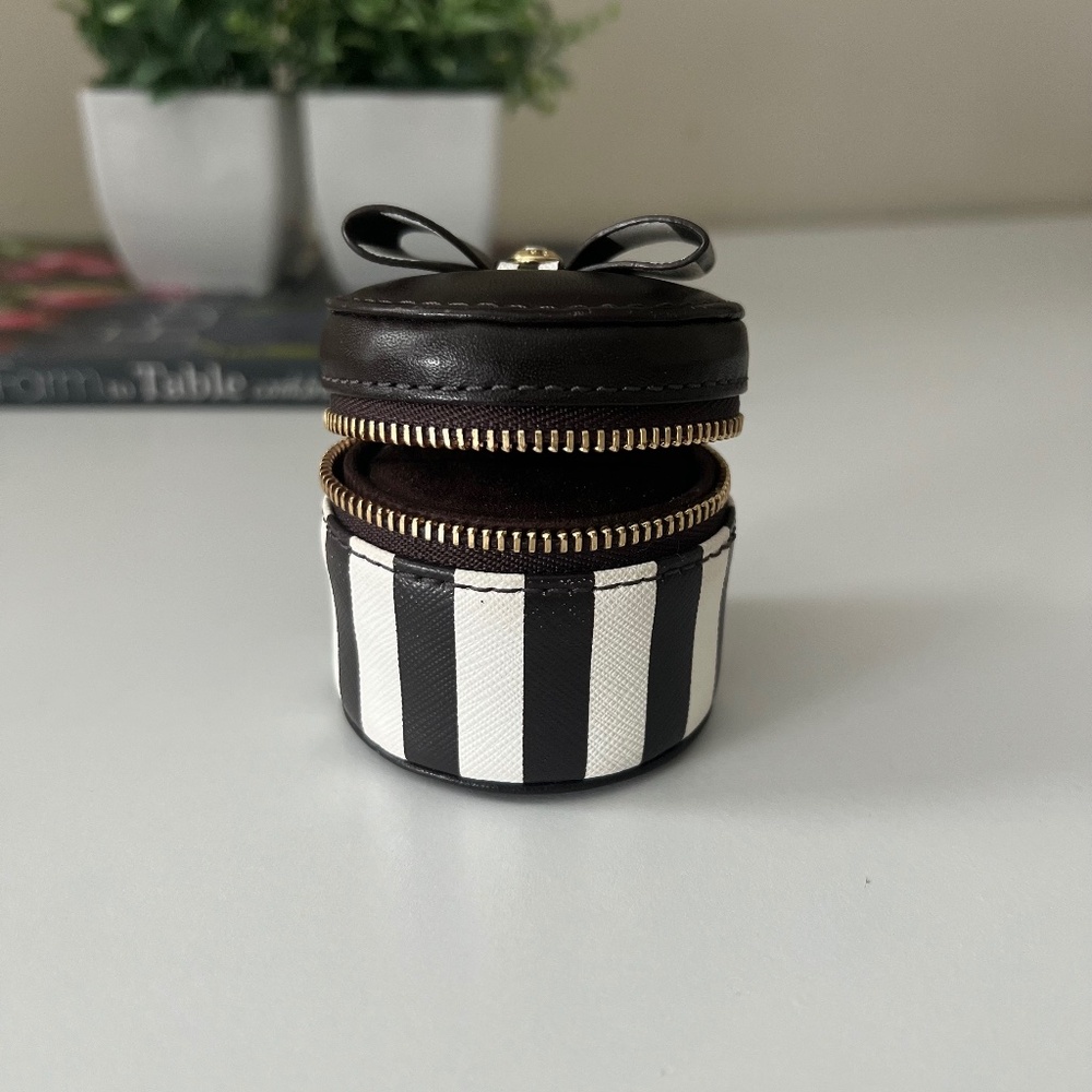 Henri Bendel Mini Ring Box - Striped Brown & White
